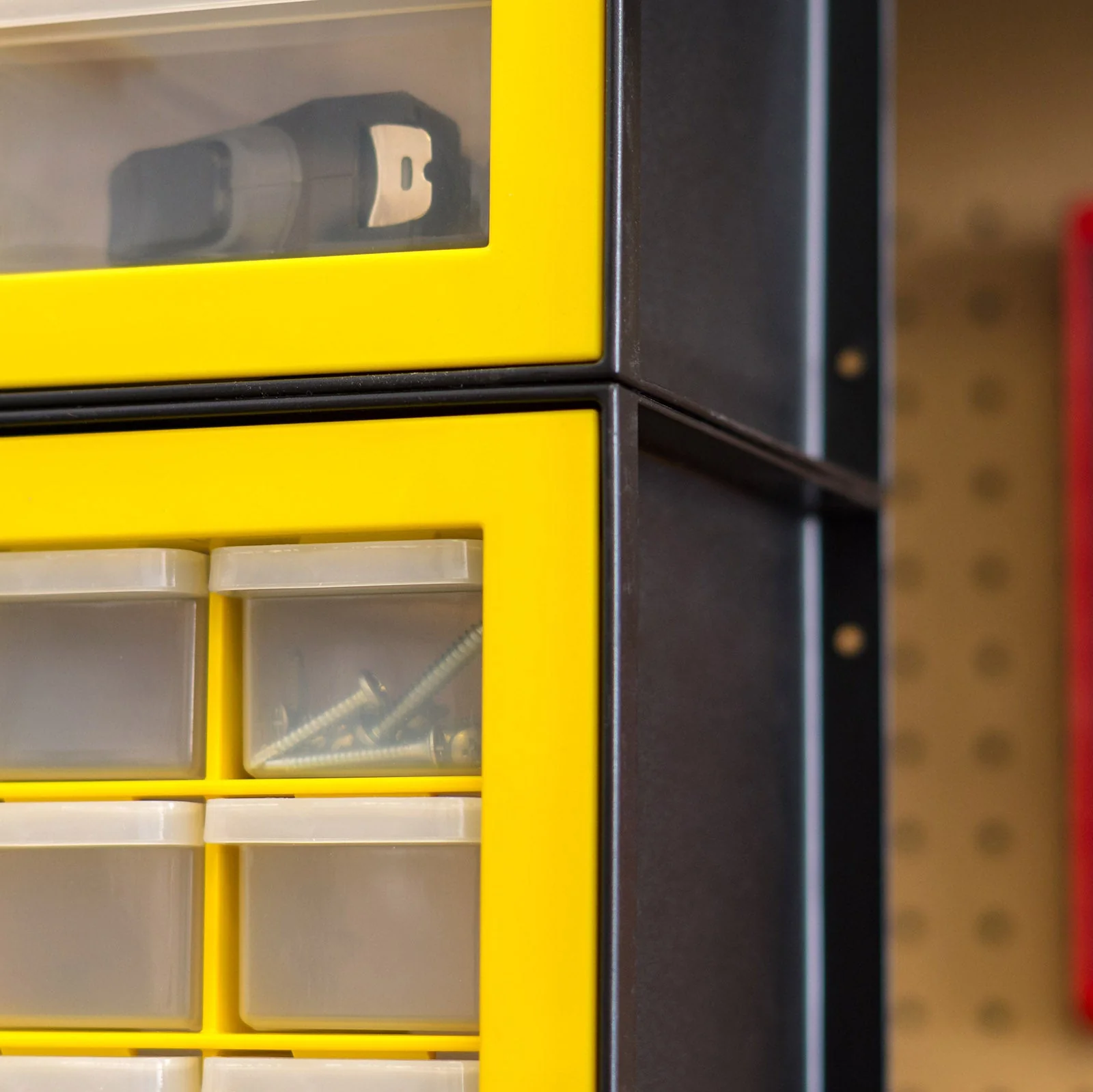 16 Drawer Parts Cabinet, Black/Yellow - Image 8