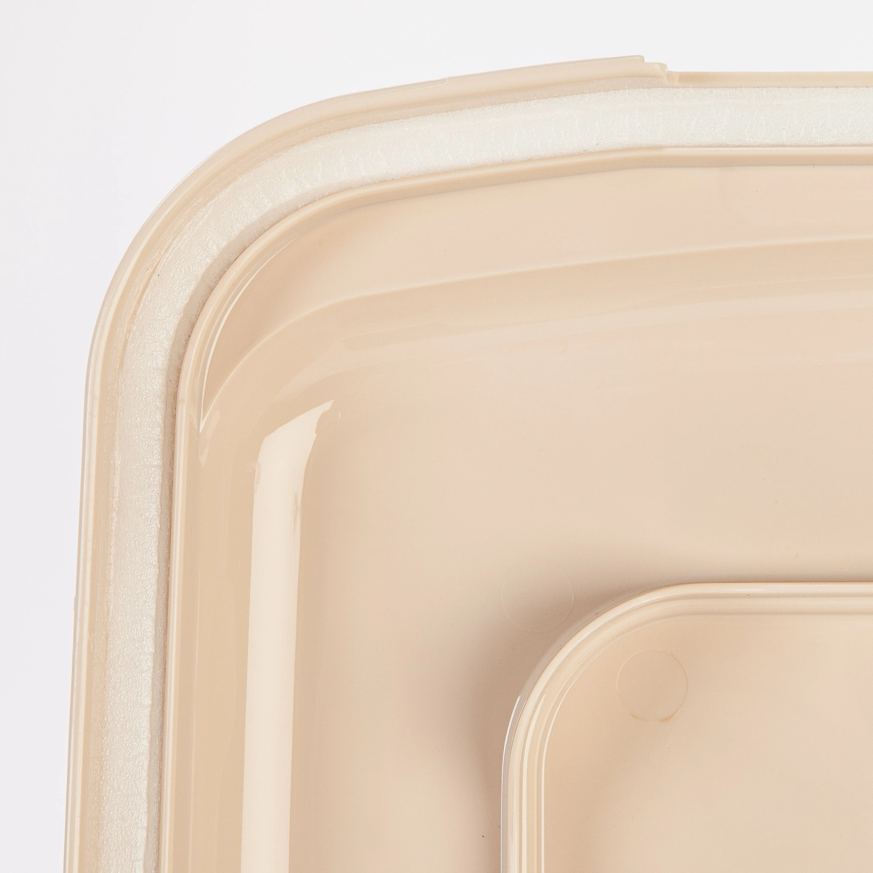 28 Quart WeatherPro® Airtight Pet Food Container, Almond - Image 3