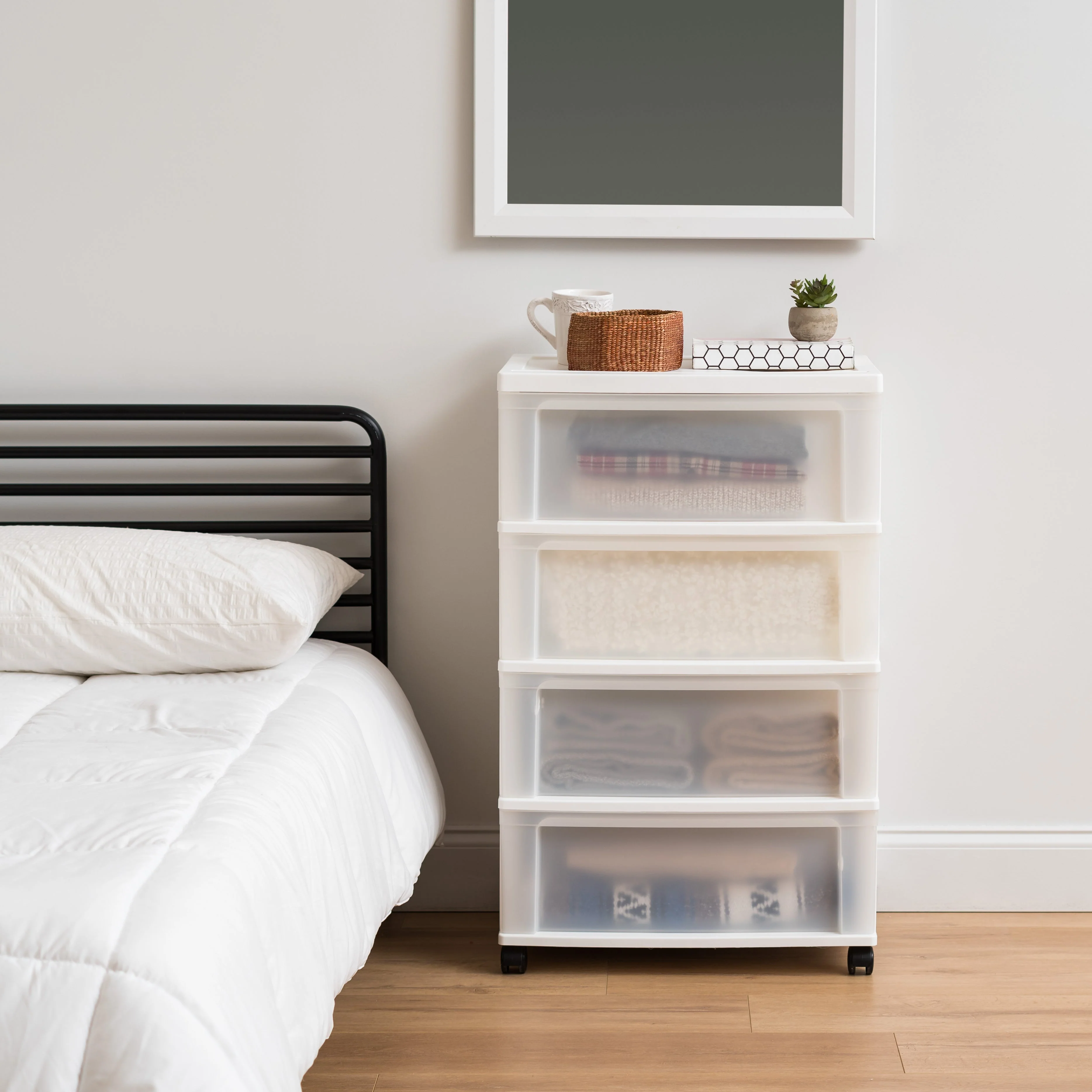 4-Drawer Wide Chest, White/Natural - Image 6