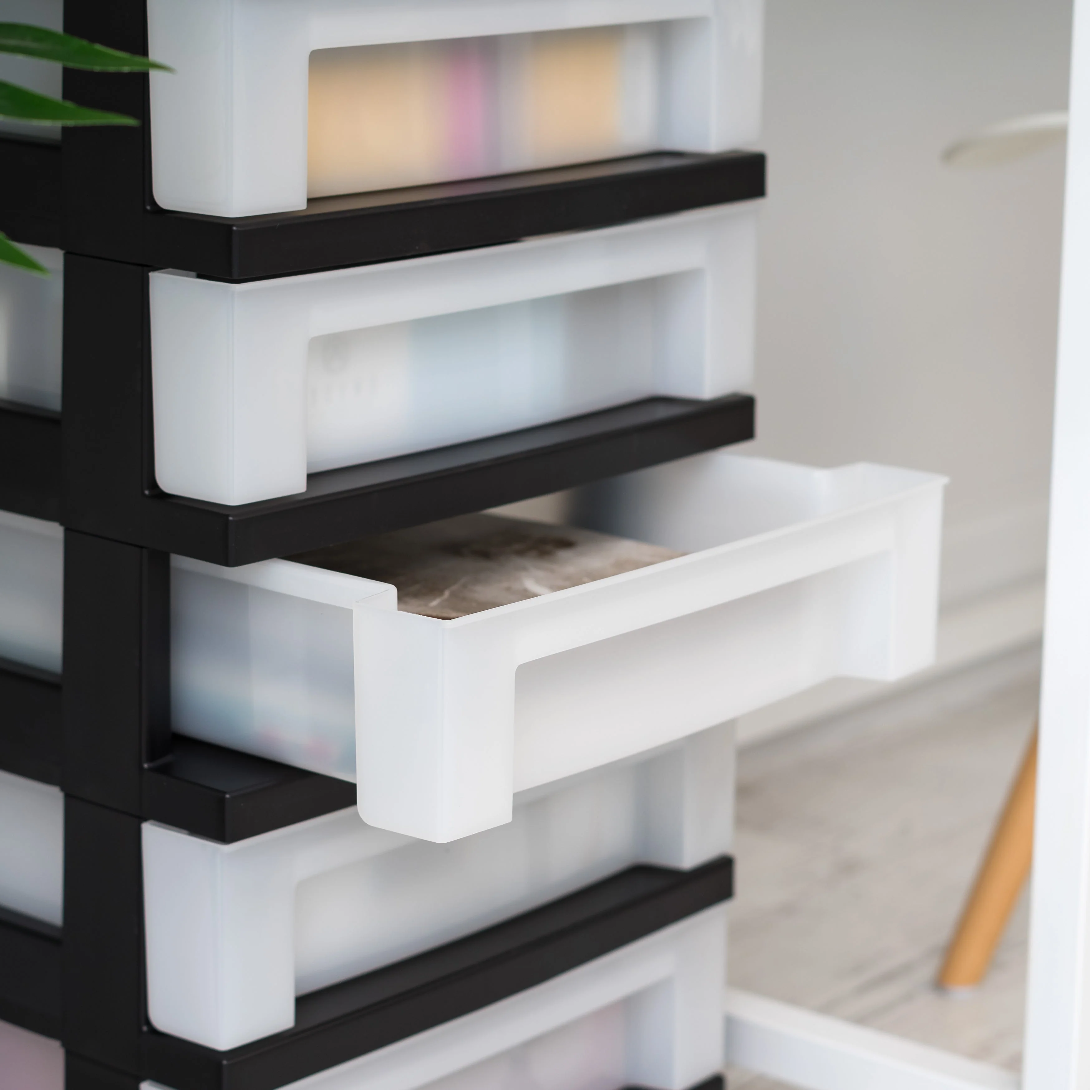 5-Drawer Storage Cart with Organizer Top, Black/Pearl - Image 4