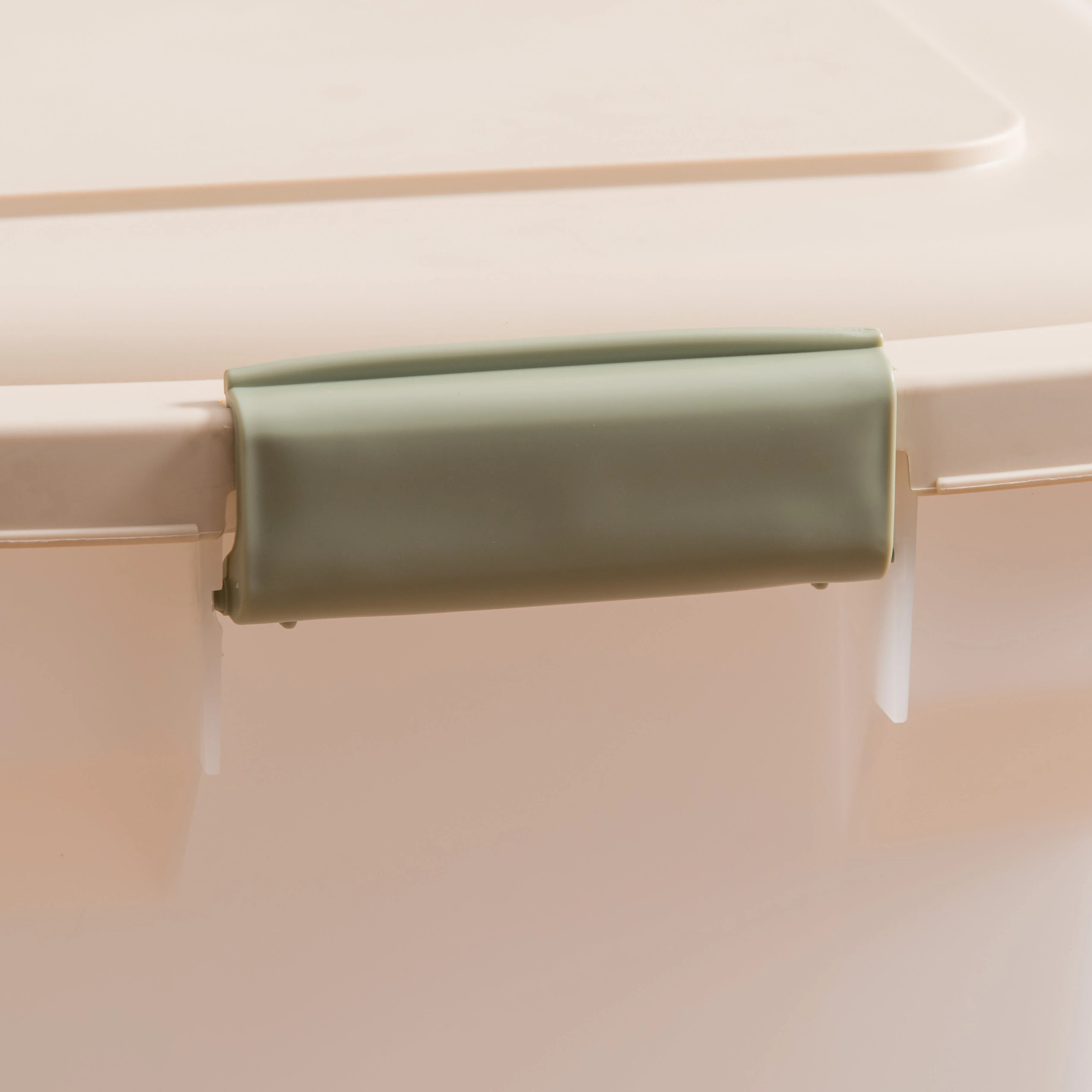 55 Quart WeatherPro® Airtight Pet Food Container, Almond - Image 7