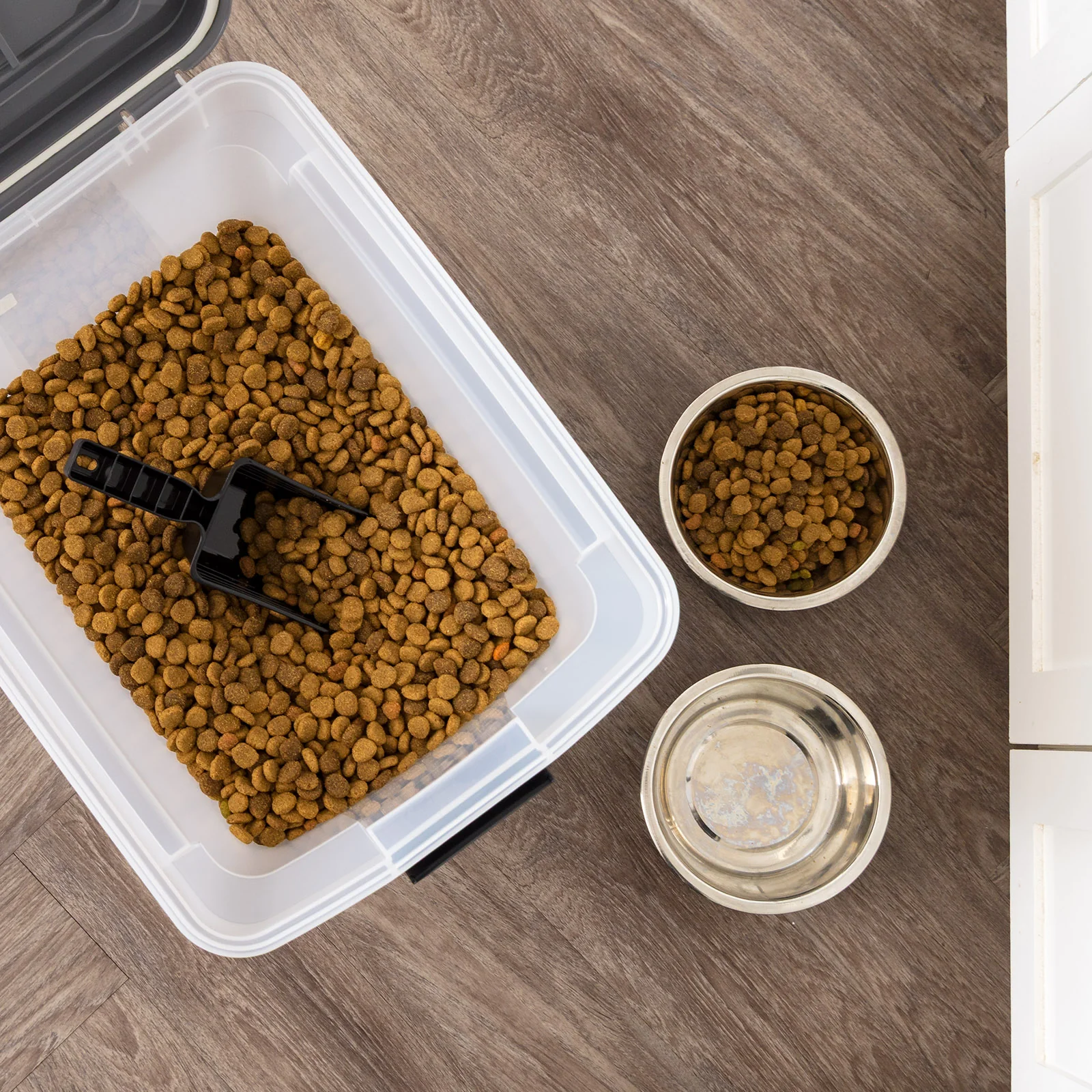 Airtight Dog Food Storage Container with Wheels 58 lbs - Image 5