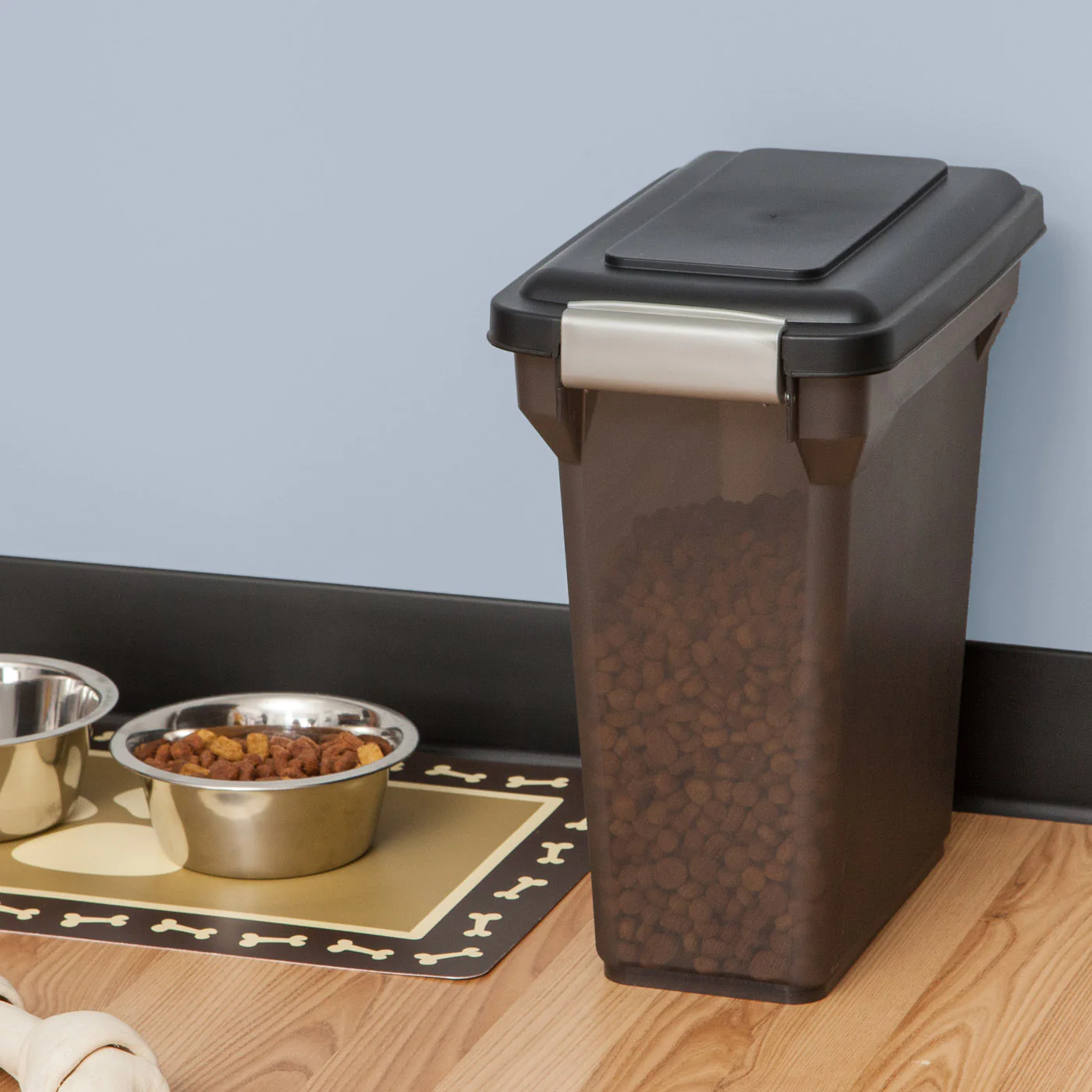 Airtight Pet Food Container WeatherPro® -  15 QT - Image 11