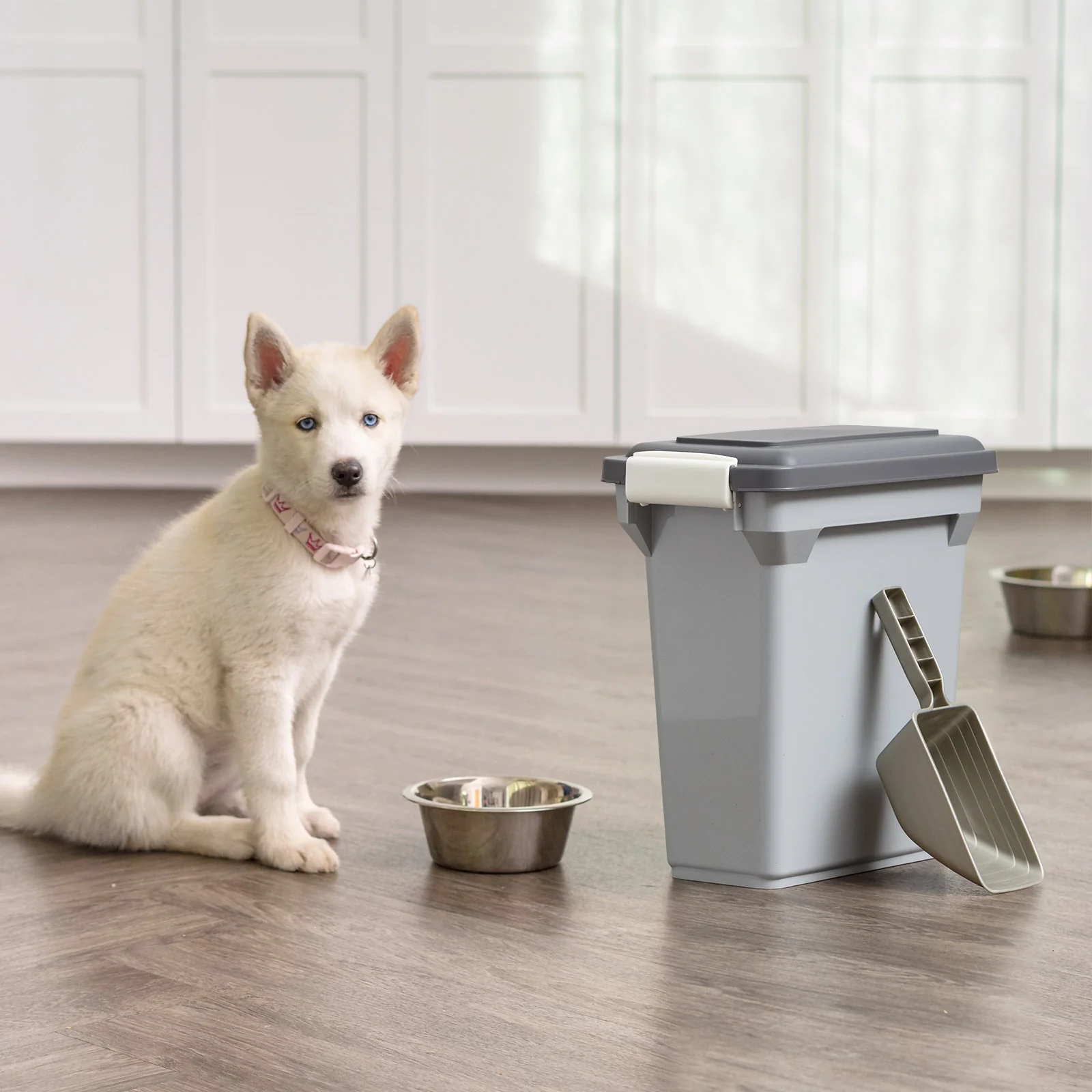 Airtight Pet Food Container WeatherPro® -  15 QT - Image 19