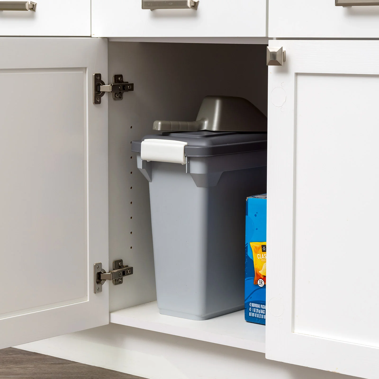 Airtight Pet Food Container WeatherPro® -  15 QT - Image 20