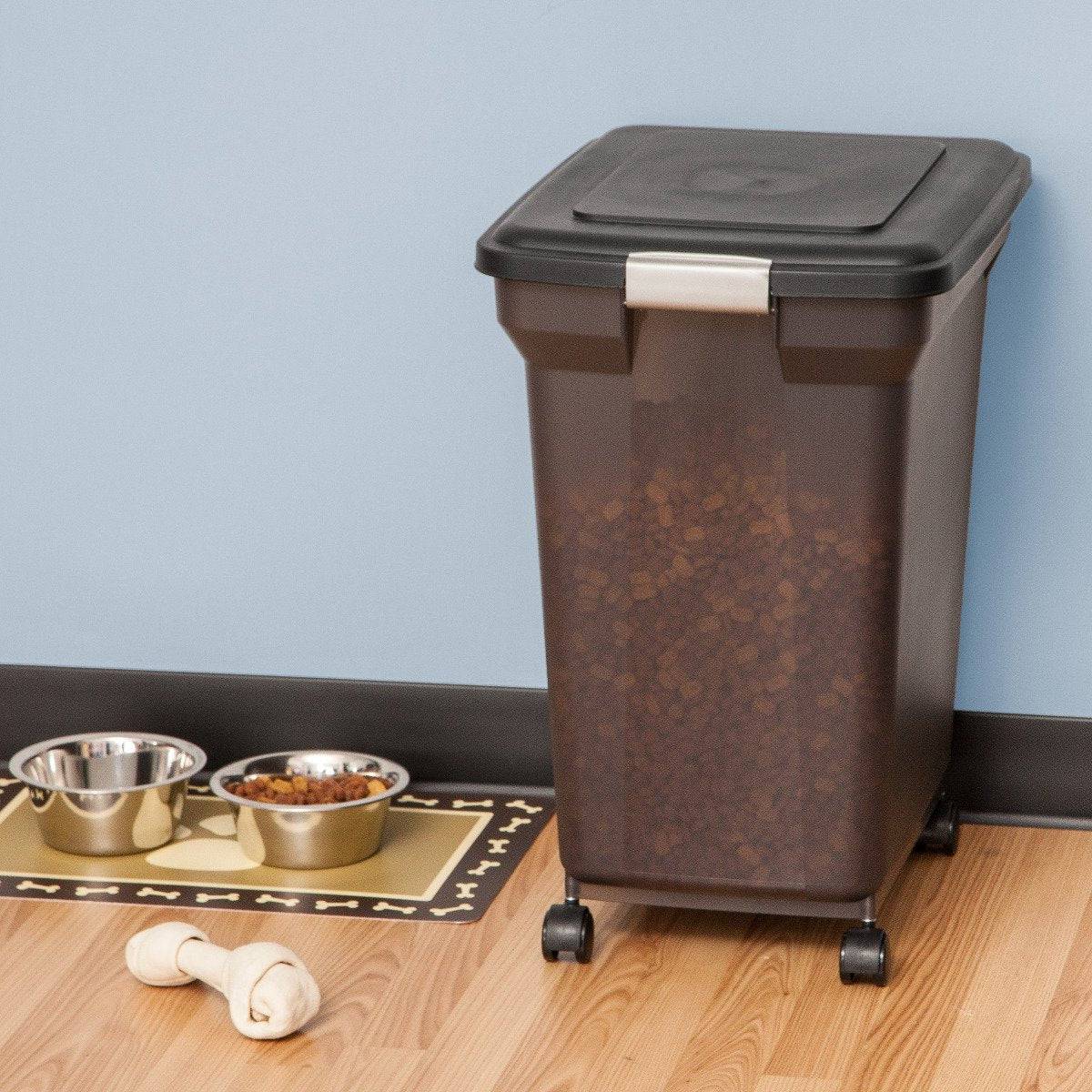 Airtight Pet Food Container WeatherPro®, Wheels - 67 QT - Image 5