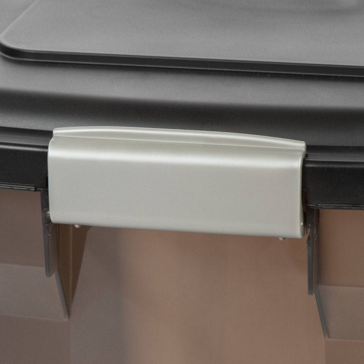 Airtight Pet Food Container WeatherPro®, Wheels - 67 QT - Image 6