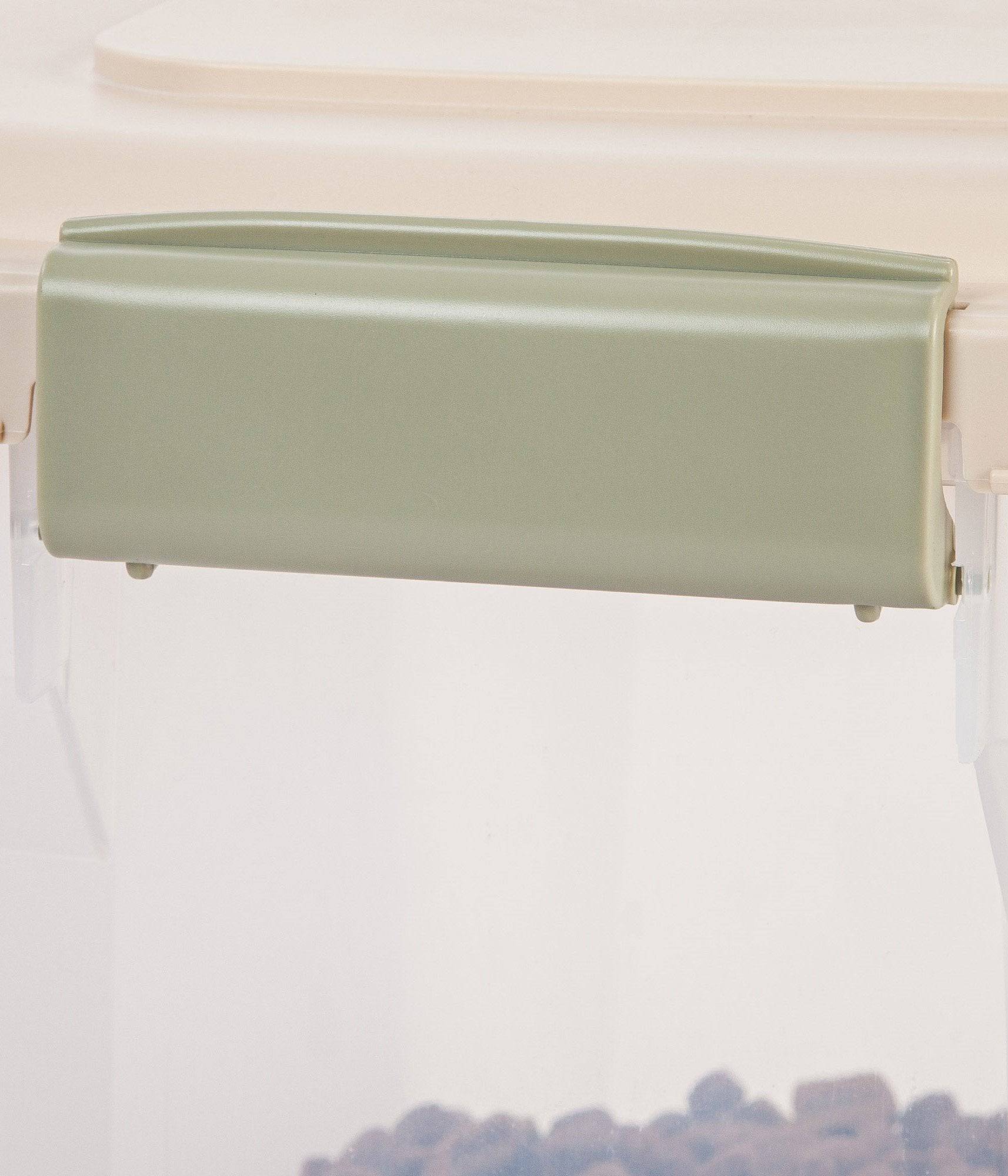 Airtight Pet Food Container WeatherPro®, Wheels - 67 QT - Image 9