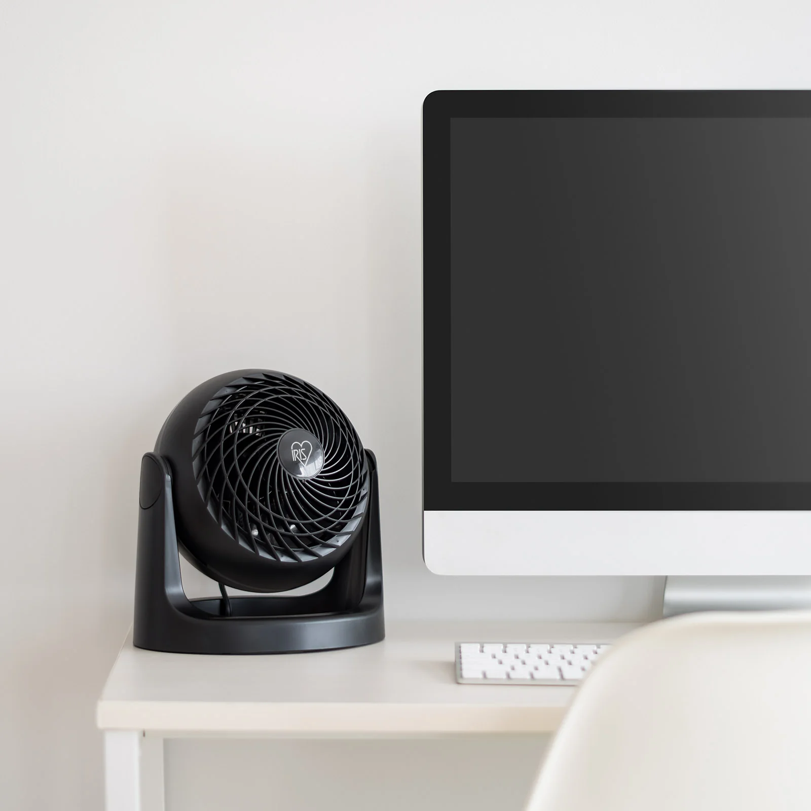 IRIS Personal Circulator Fan, 5.5" Blade, Black - Image 5