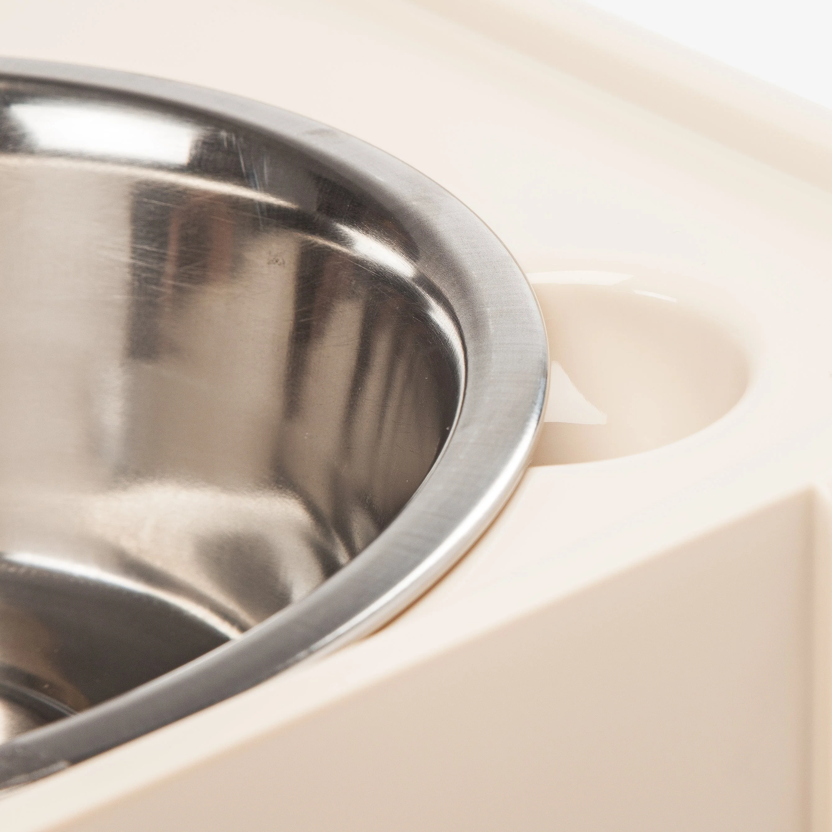 Large Elevated Feeder with Airtight Storage, Almond - Image 3