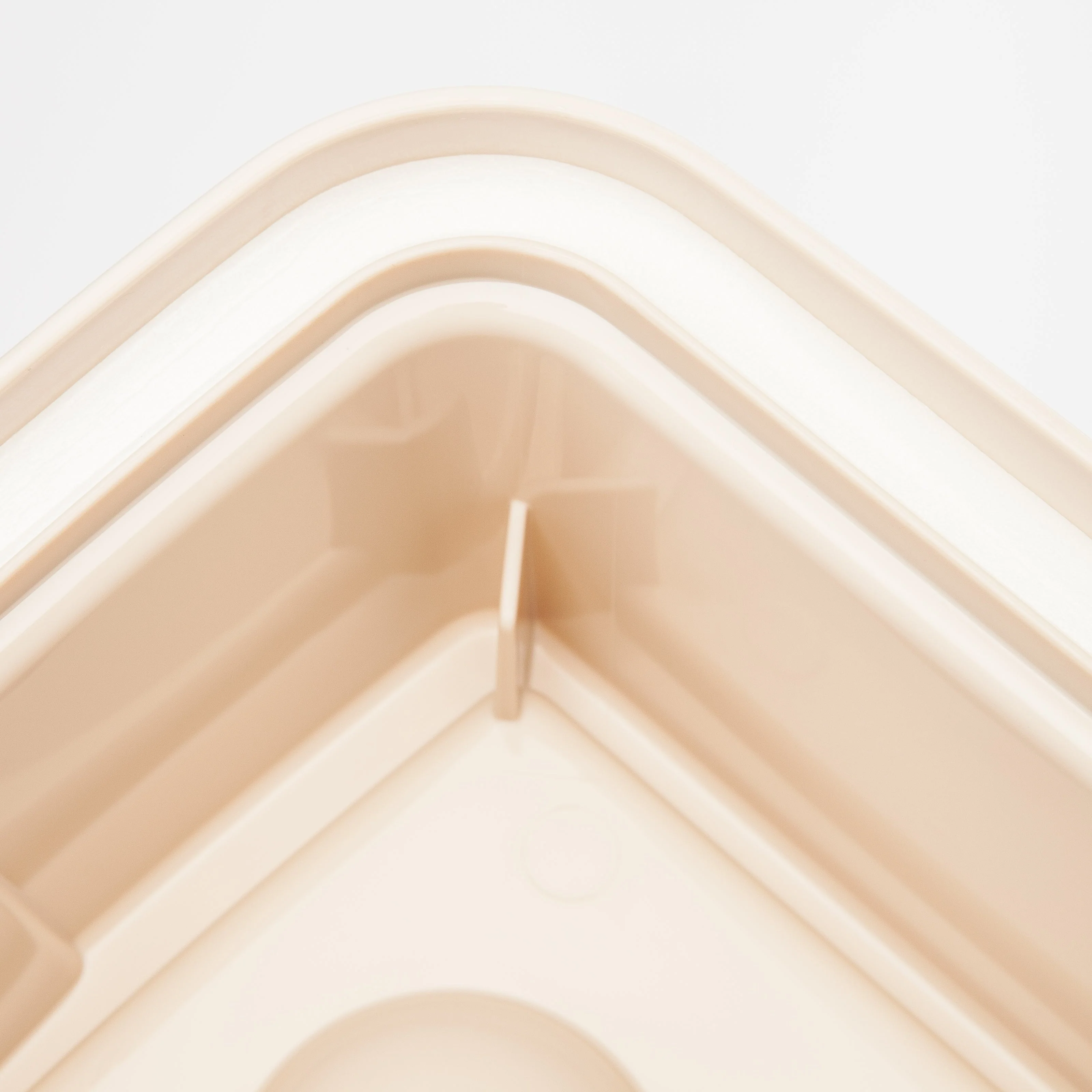 Large Elevated Feeder with Airtight Storage, Almond - Image 5