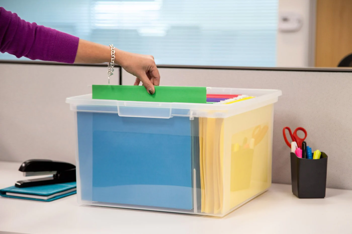 Letter and Legal Snap Lid File Box - 38 QT - Image 7