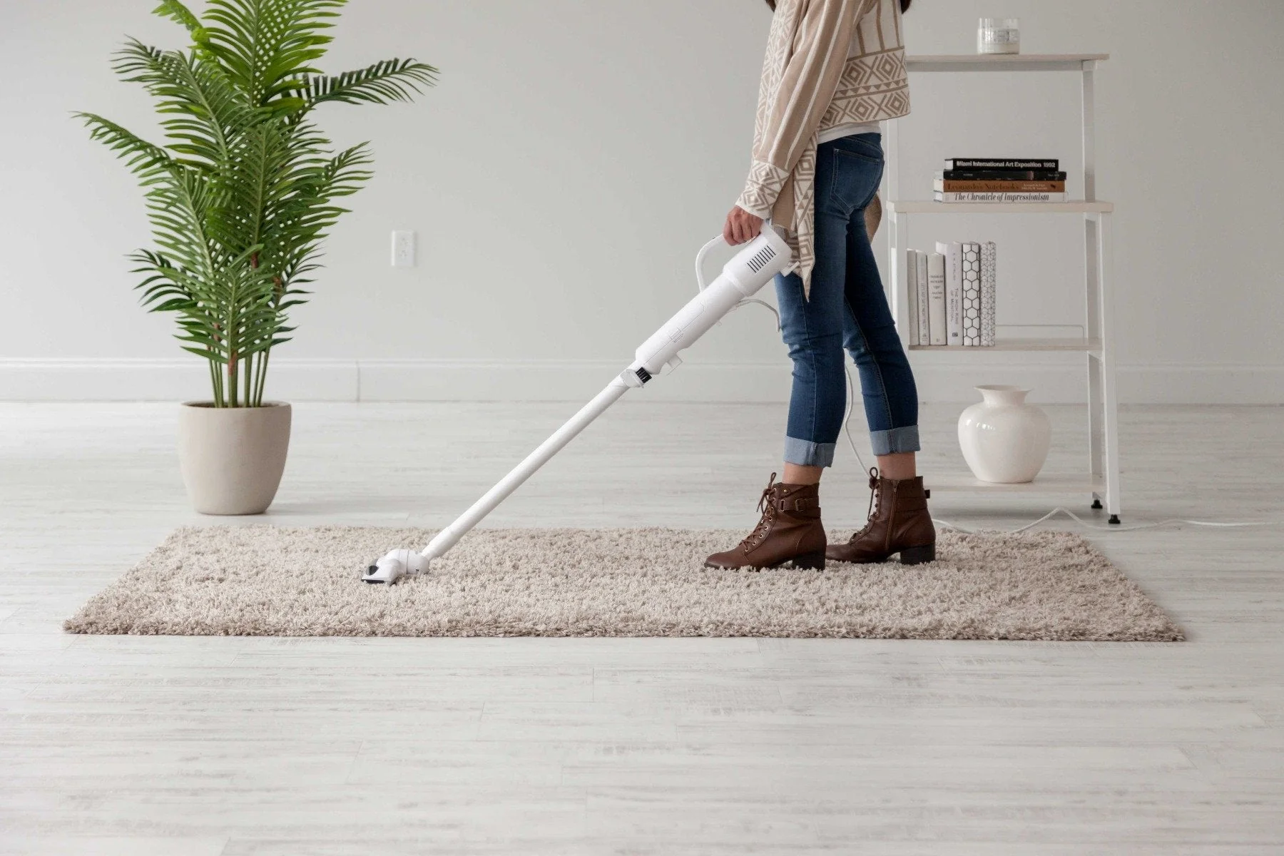 Lightweight Stick Vacuum Cleaner - Image 13
