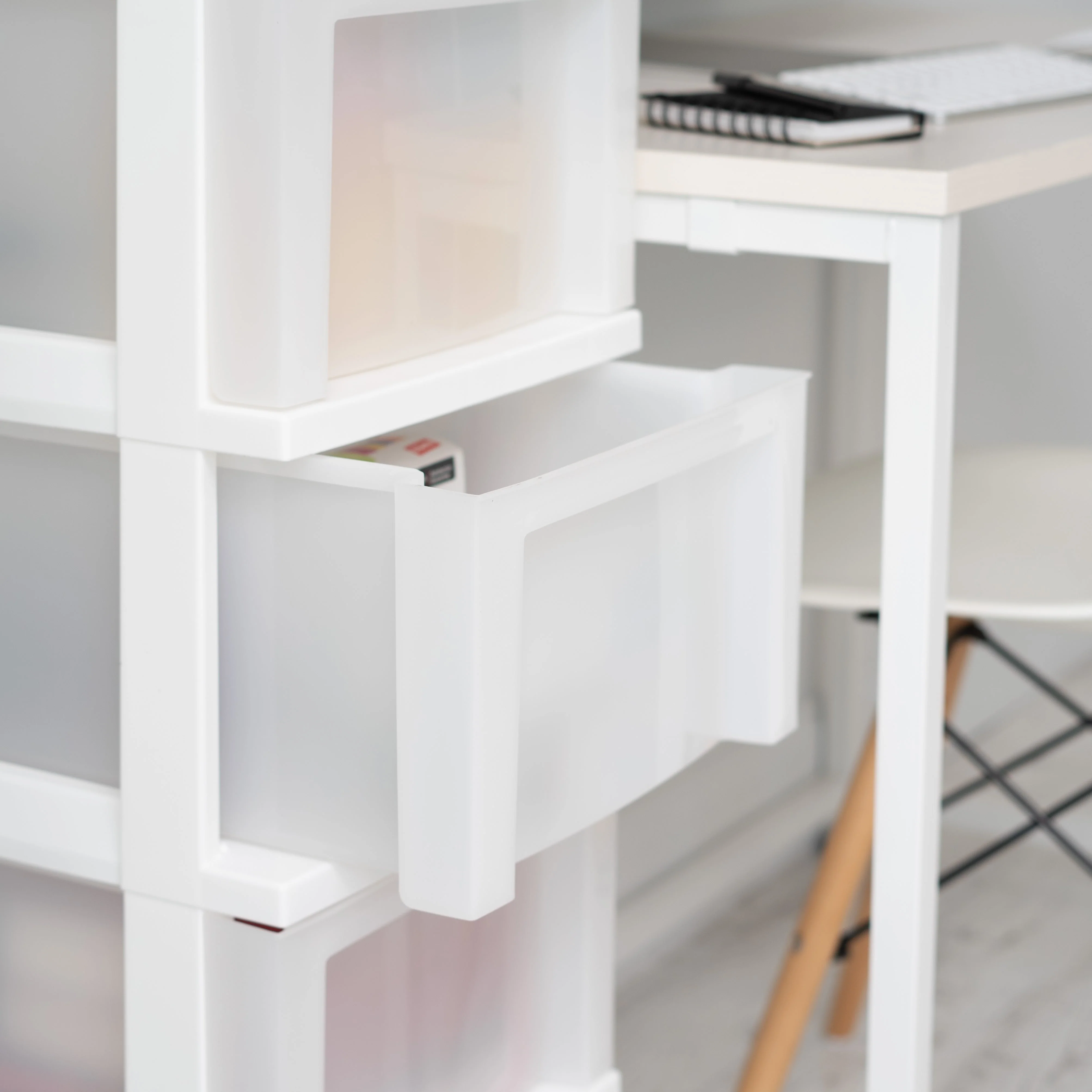 Medium 4-Drawer Cart with Organizer Top, White/Pearl - Image 6
