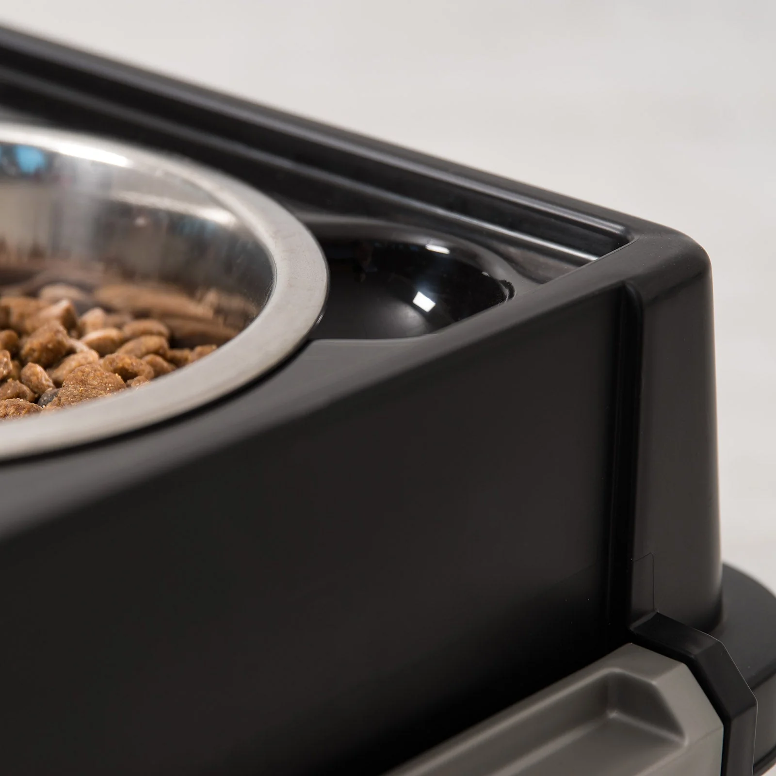 Medium Elevated Feeder with Airtight Storage WeatherPro®, Black - Image 5
