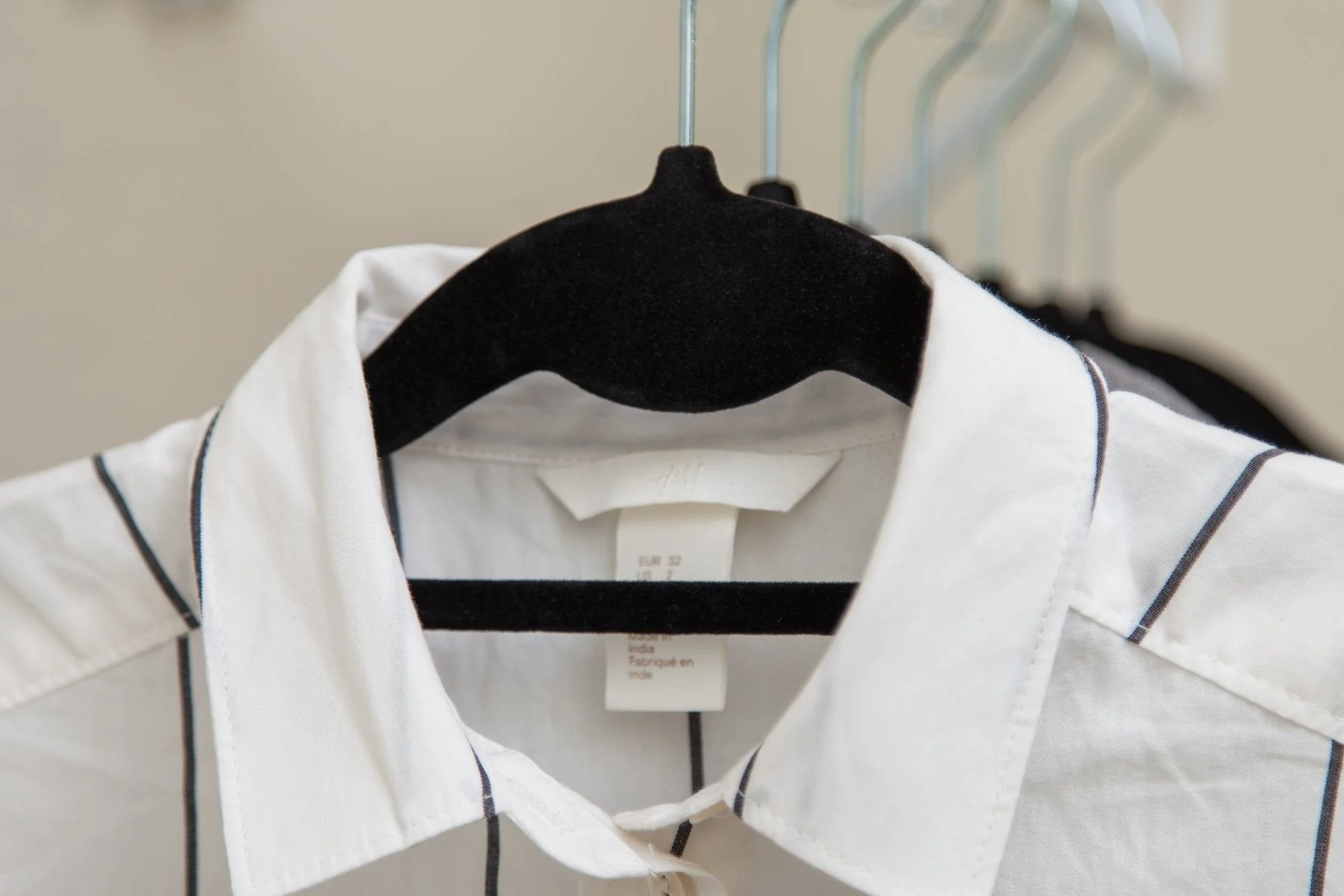 Non- Slip Hanger - Image 31