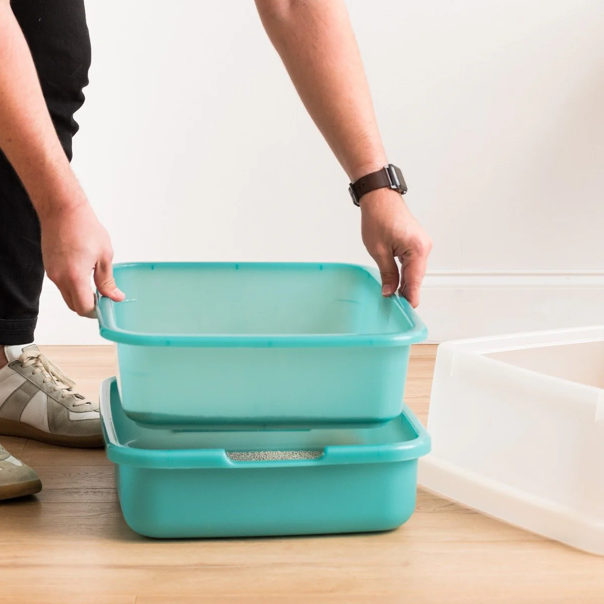 Open-Top Cat Litter Pan with Hood and Grid - Image 3