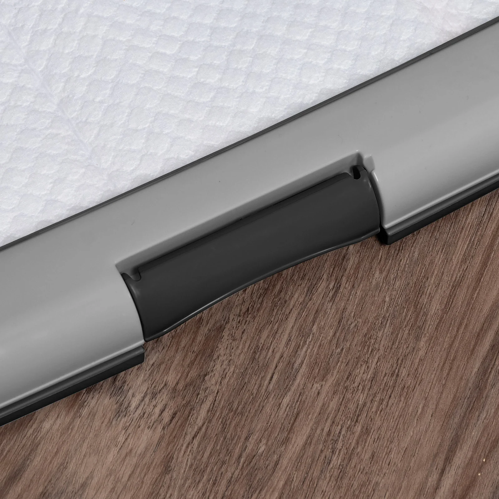 Pee Pad Holder 22"x22" - Image 3