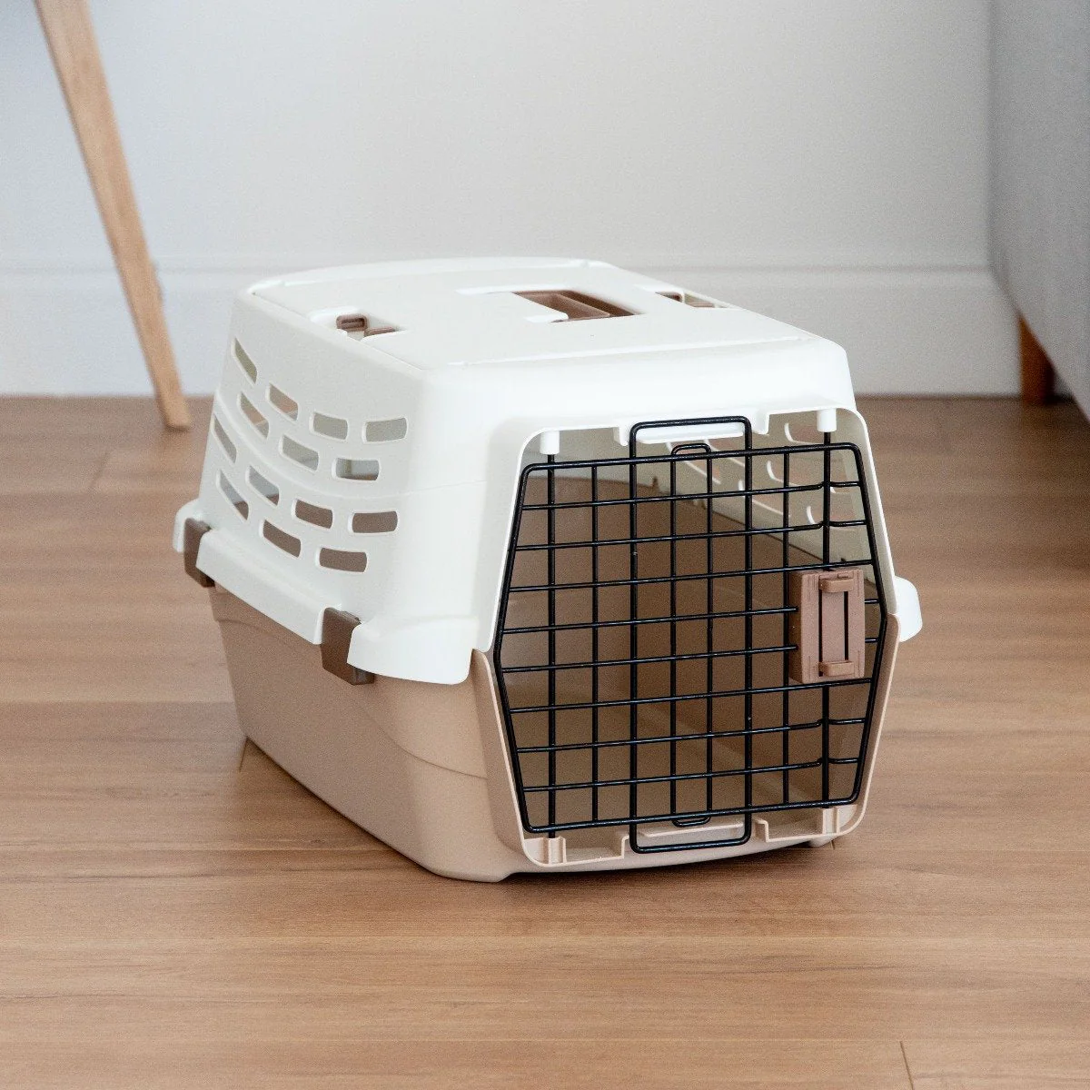 Pet Travel Carrier - Medium - Image 6