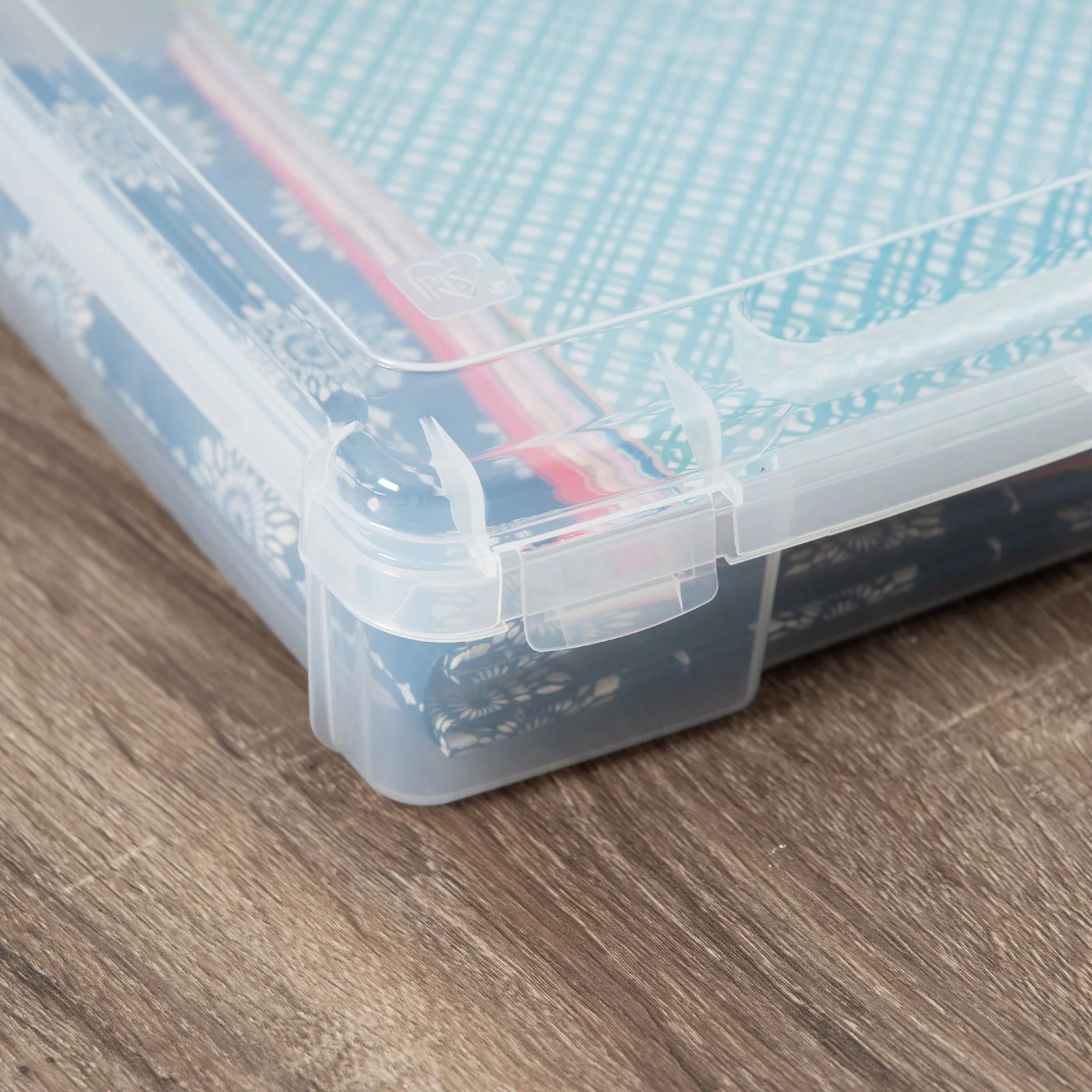 Portable Scrapbook Case for 12" x 12" Paper, 6 Pack, Clear - Image 6