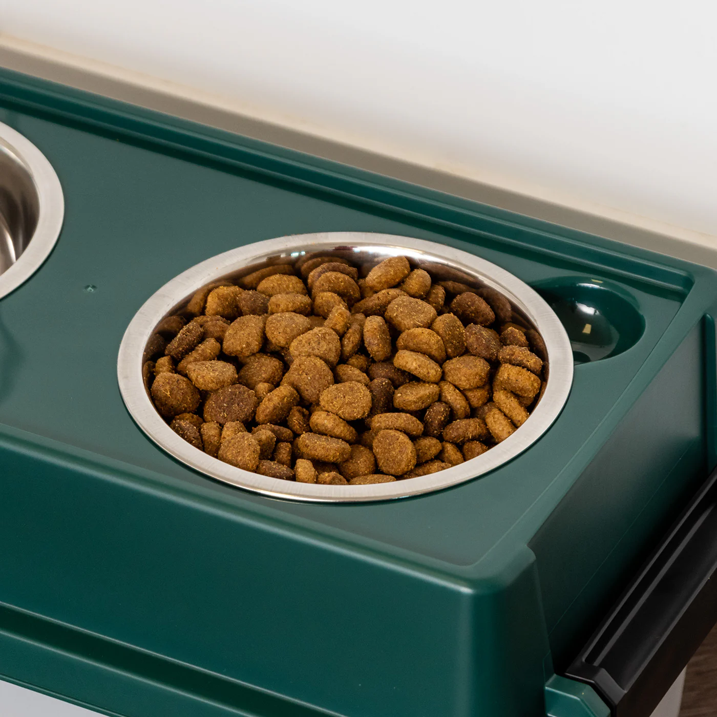 Remington Elevated Feeder with Airtight Storage - Medium - Image 4