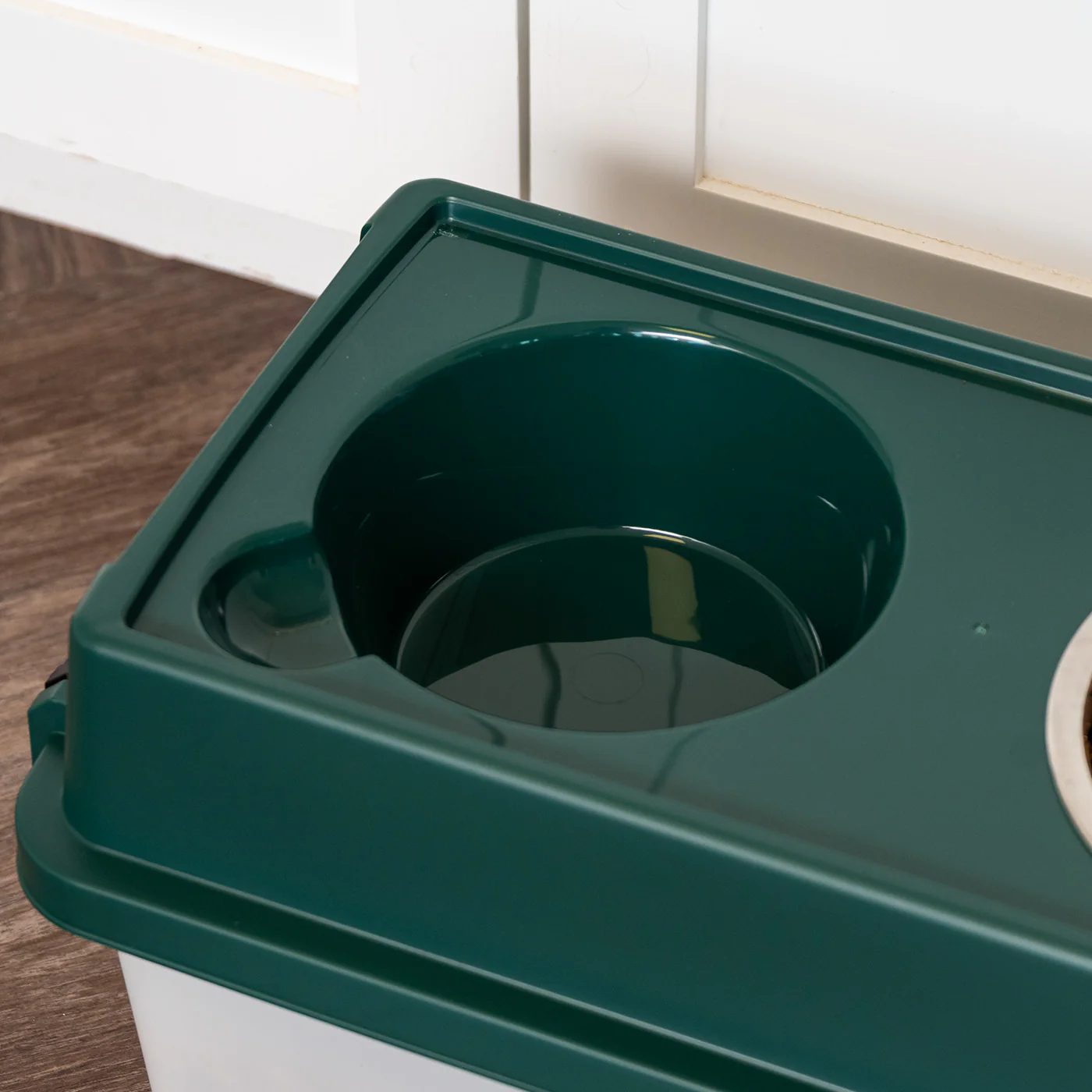 Remington Elevated Feeder with Airtight Storage - Medium - Image 5