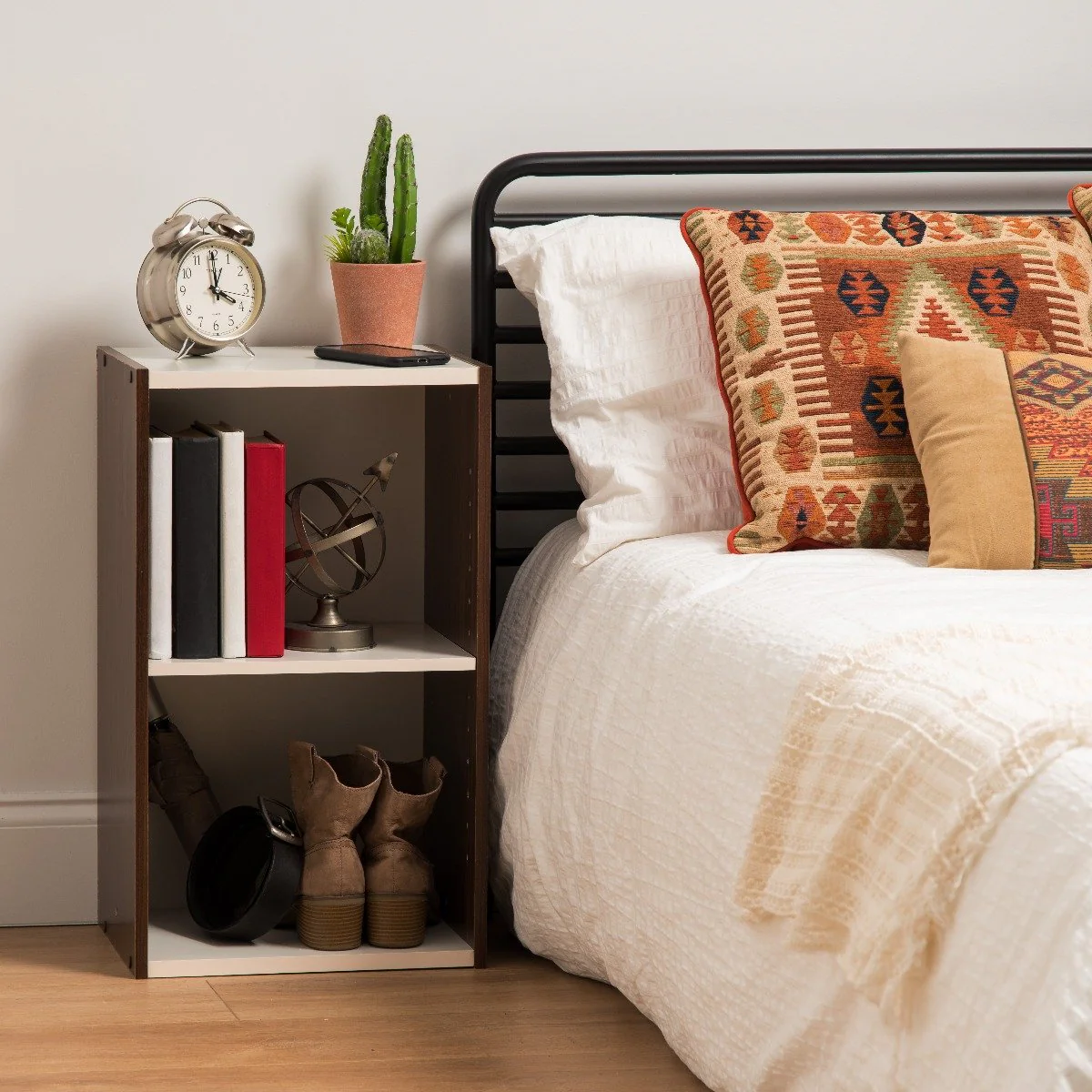 Space Saving with Adjustable Shelves - 14-inch x  24-inch - Image 8