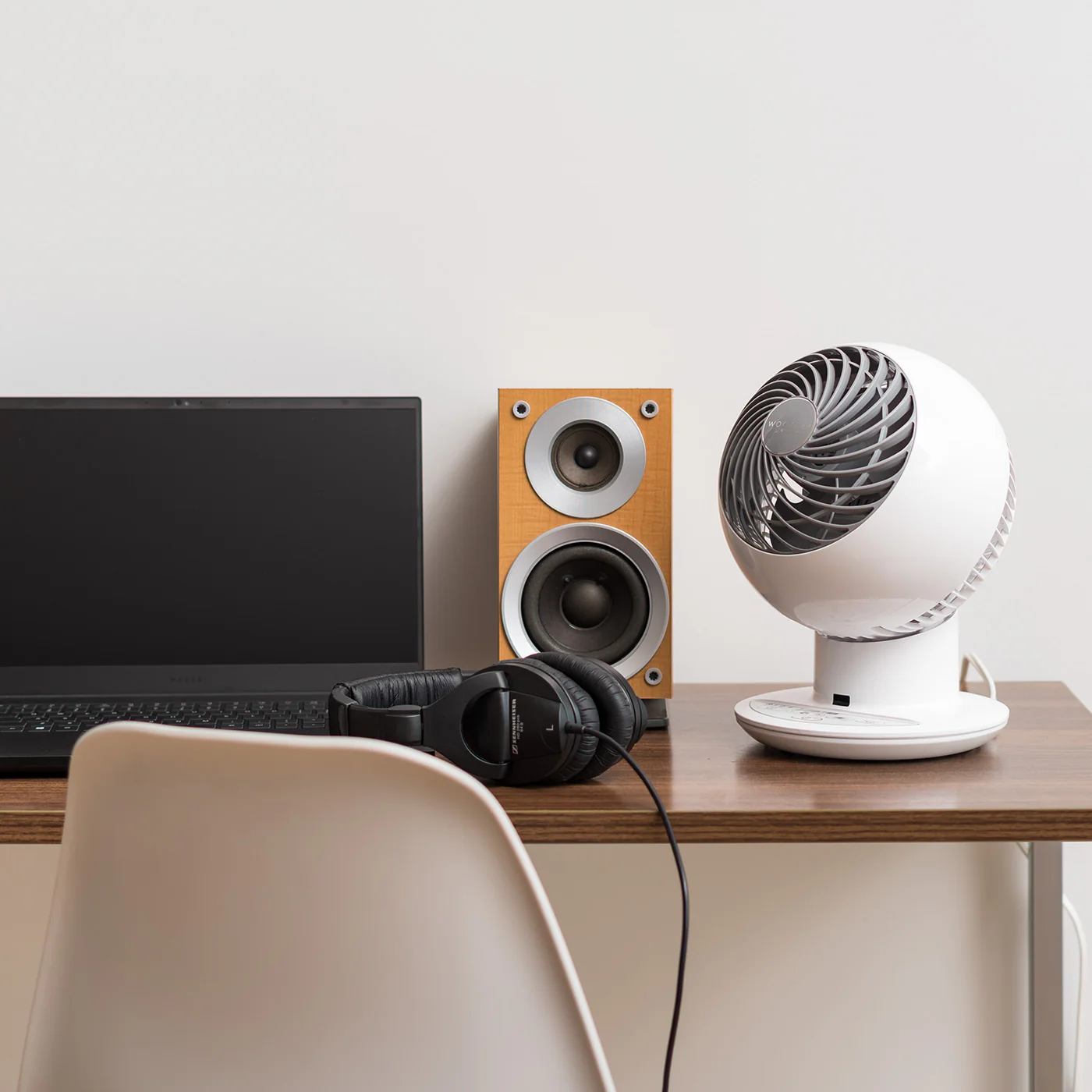WOOZOO® Globe Fan – Medium, Oscillating with Remote & Tilt - Image 21